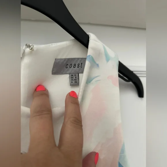 Floral Sleeveless Dress in Blue and White - Picture 3 of 10